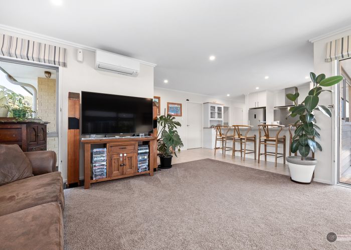  at 5 Somerby Mews, Silverstream, Upper Hutt
