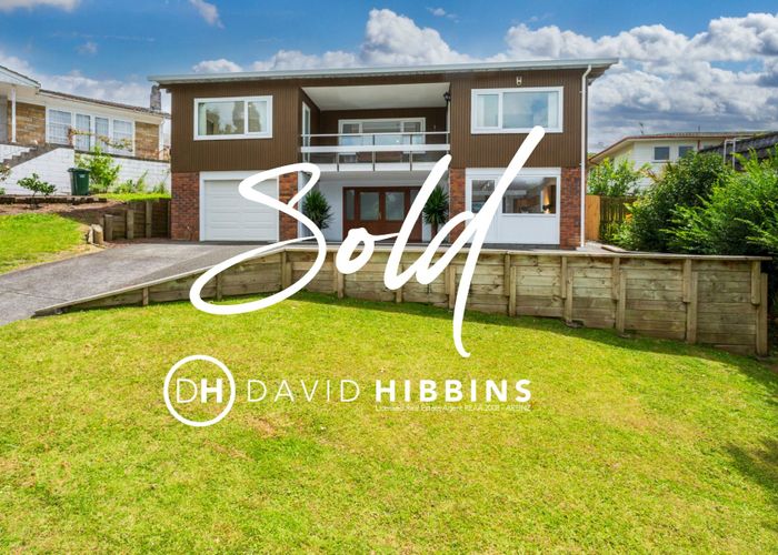  at 10 Woodcote Drive, Glenfield, North Shore City, Auckland