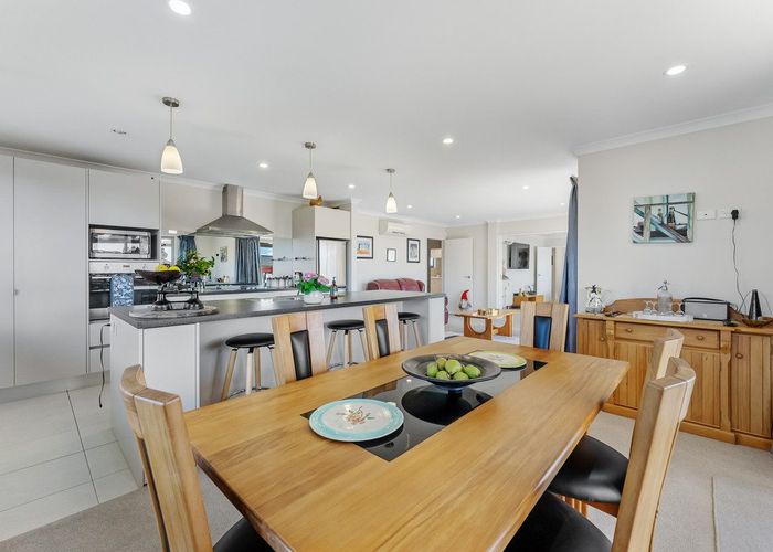  at 1 Honeyfield Drive, Whalers Gate, New Plymouth, Taranaki