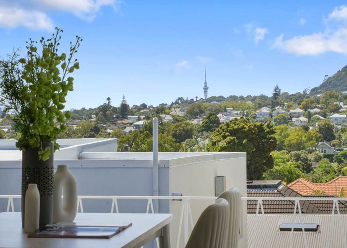  at 2/919 Mount Eden Road, Mount Eden, Auckland City, Auckland