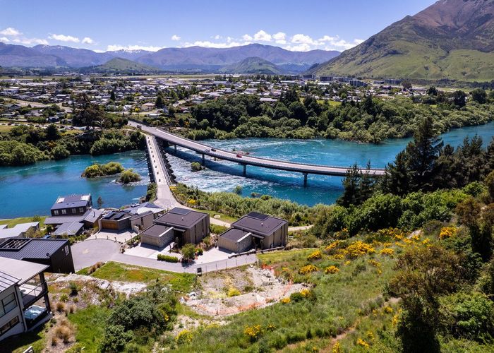  at 14 Old Homestead Place, Kelvin Heights, Queenstown-Lakes, Otago
