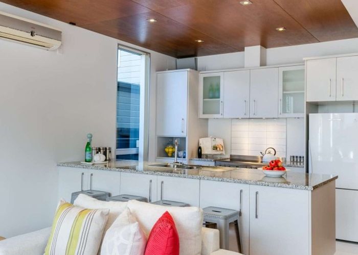  at 2/3 Severn Street, Island Bay, Wellington, Wellington