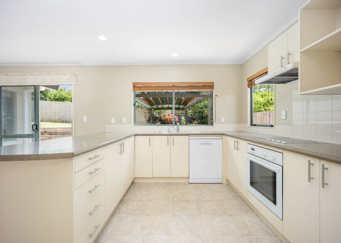  at 32 Motutapu Avenue, Manly, Whangaparaoa