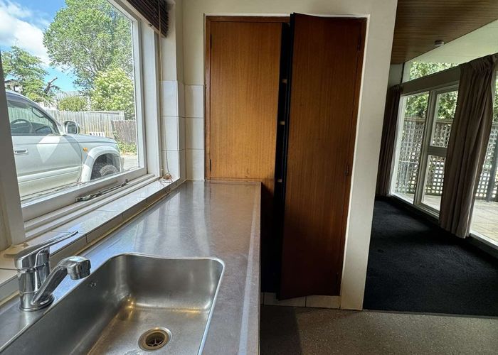  at 1/136 Holly Road, St. Albans, Christchurch City, Canterbury