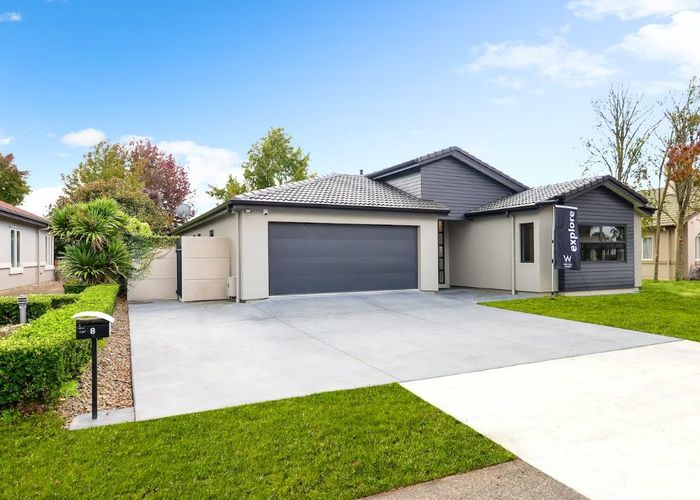  at 8 Gallery Grove, Flagstaff, Hamilton, Waikato