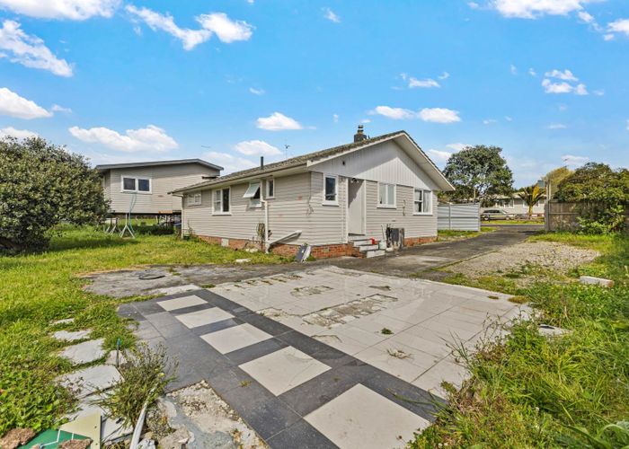  at 57 Preston Road, Clover Park, Auckland