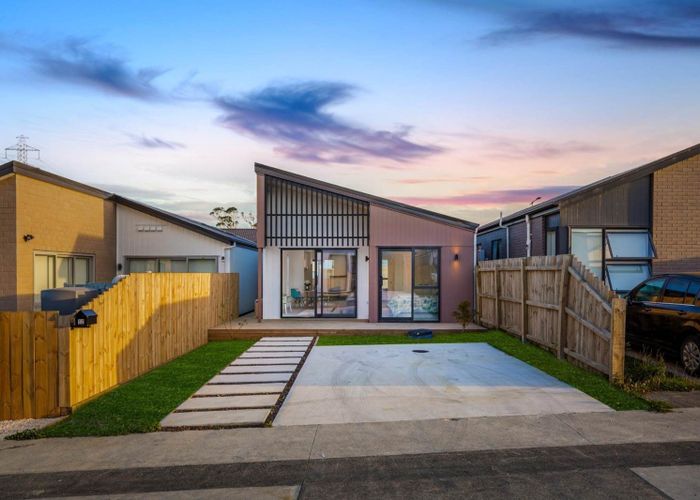  at 12 Taiororua Avenue, Massey, Waitakere City, Auckland