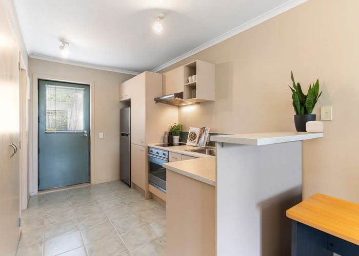  at 8/5 Carolina Place, Albany, North Shore City, Auckland