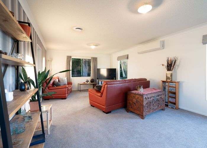  at 27 Lee Road, Burbush, Hamilton