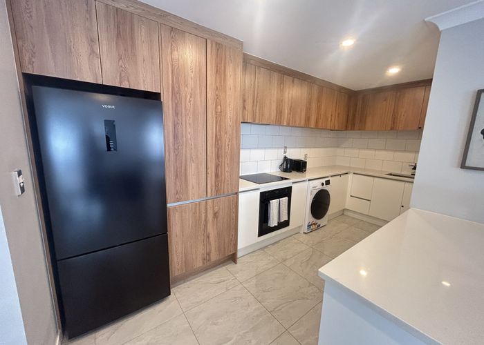  at 34 Richards Ave, Forrest Hill, North Shore City, Auckland