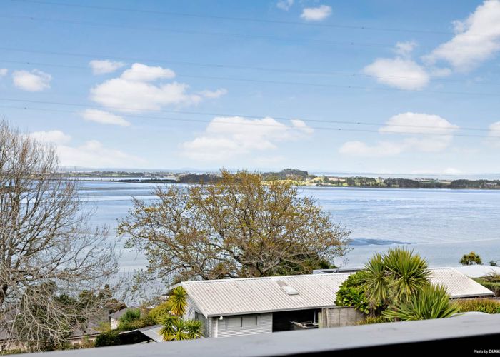  at 3 Hames Terrace, Hillsborough, Auckland