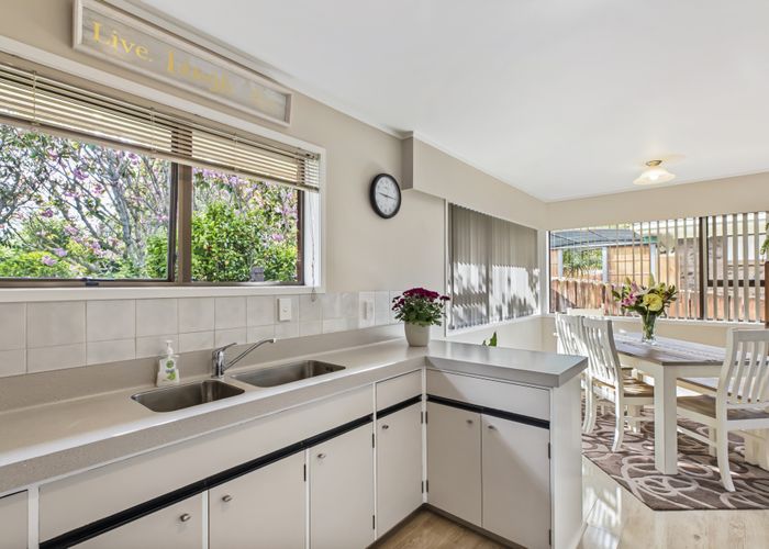  at 11/9 Evans Road, Glen Eden, Auckland