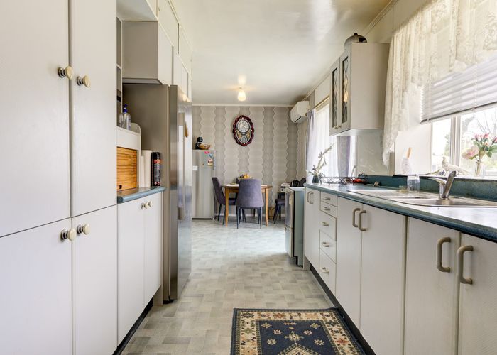  at 15 Pryce Place, Silverdale, Hamilton