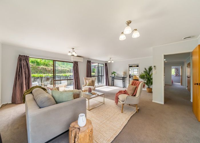  at 14 Cullen Place, Tawa, Wellington