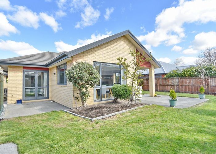  at 27 Coolspring Way, Redwood, Christchurch