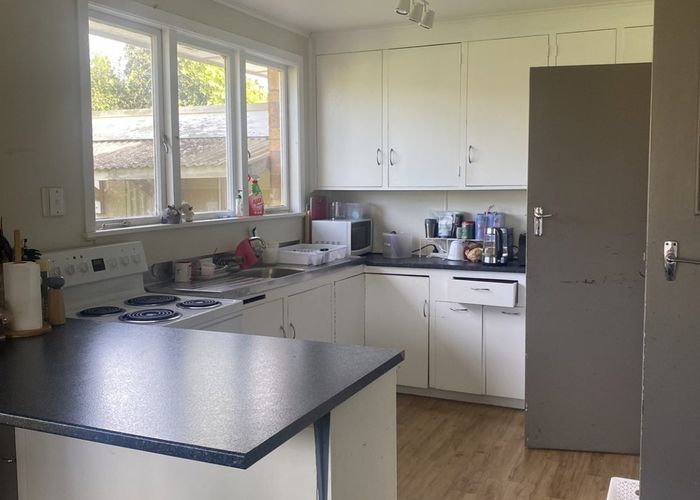  at 42 Liston Crescent, Hillcrest, Hamilton