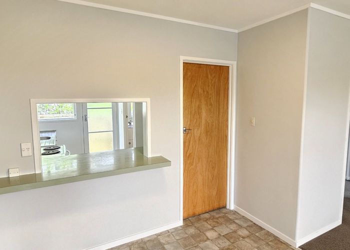  at 3/2 Longbill Place, Glendene, Waitakere City, Auckland