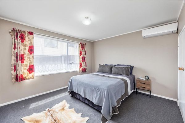  at 2/121 Seymour Road, Sunnyvale, Waitakere City, Auckland