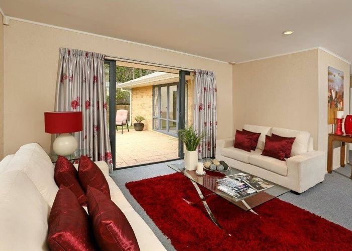  at 106 Kingdale Road, Henderson, Waitakere City, Auckland