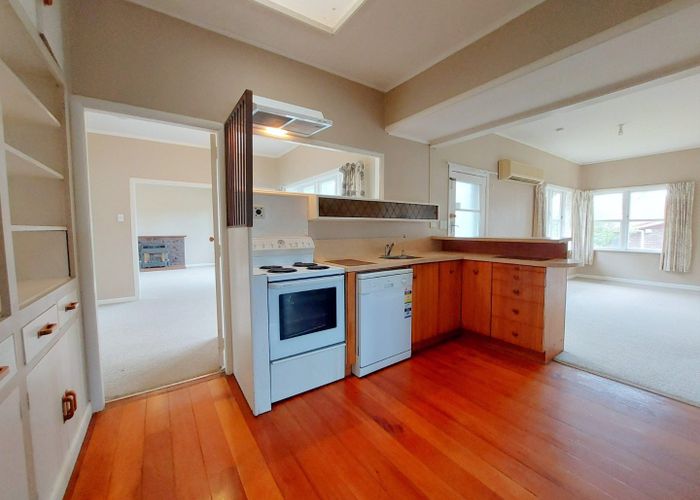  at 42 Hillcrest Road, Hillcrest, Hamilton, Waikato