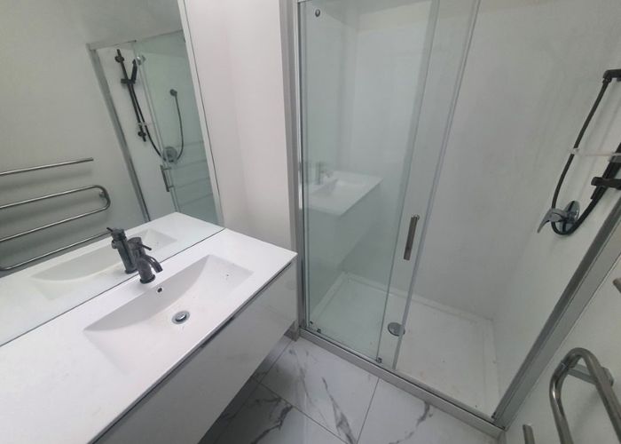  at 2/486 Barbadoes Street, Edgeware, Christchurch City, Canterbury