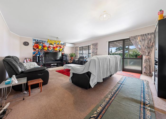  at 5 Tatua Place, Conifer Grove, Takanini
