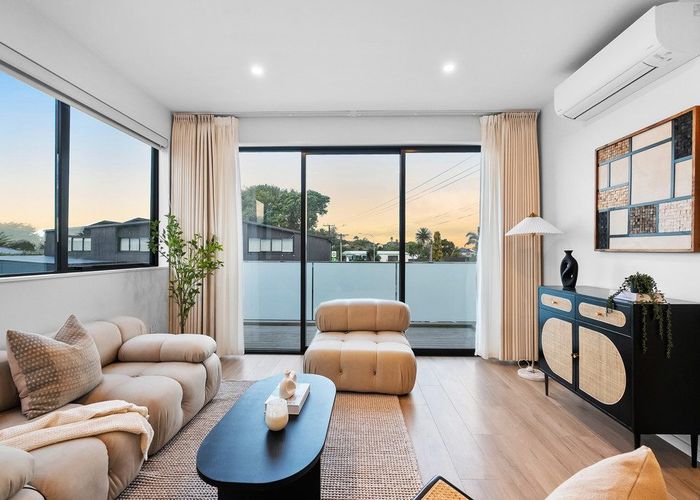  at 1/258 Lake Road, Hauraki, Auckland