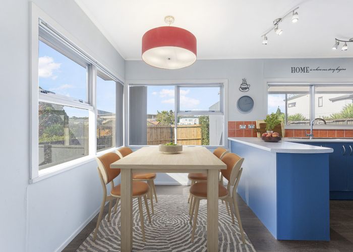 at 25 Kingdale Road, Henderson, Waitakere City, Auckland