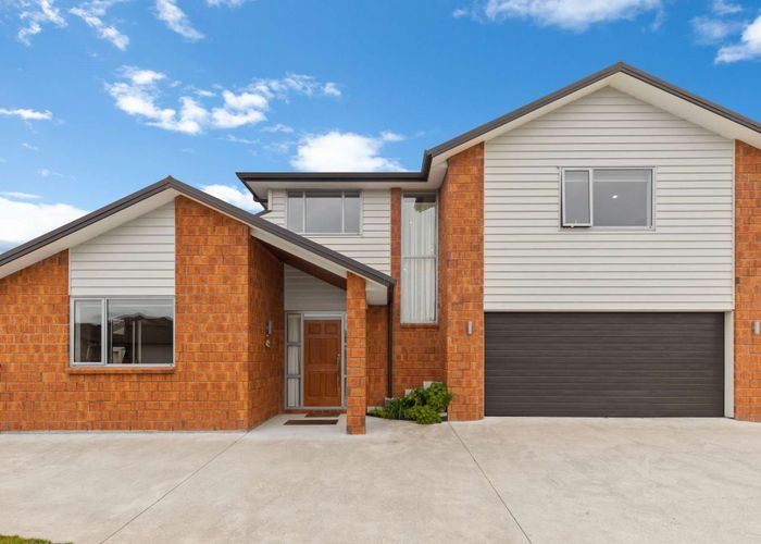  at 17 Hartford Terrace, Huntington, Hamilton