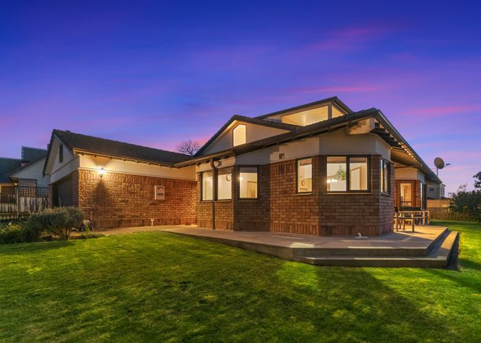  at 5 Hubert Place, Chartwell, Hamilton
