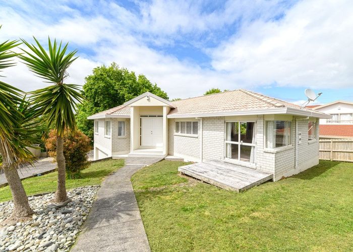  at 8 Paua Place, Mount Roskill, Auckland