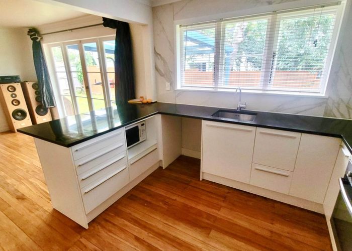  at 1/110 Lynwood Road, New Lynn, Waitakere City, Auckland