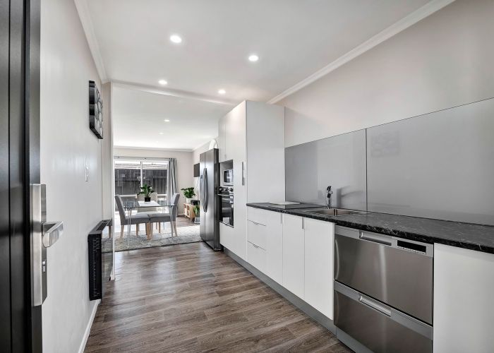  at 1/220 Coronation Avenue, Welbourn, New Plymouth, Taranaki