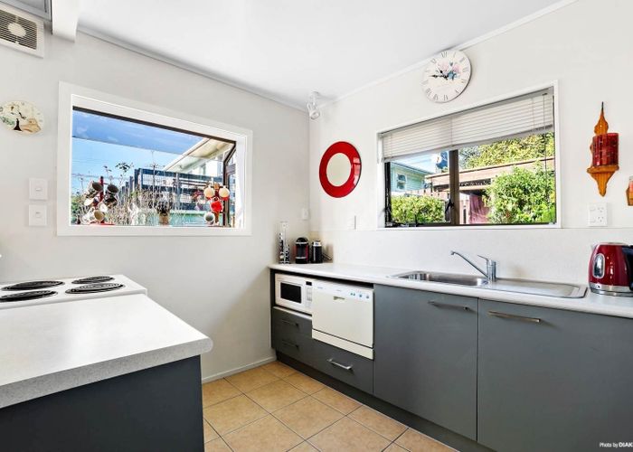  at 2/76 Beach Haven Road, Beach Haven, North Shore City, Auckland