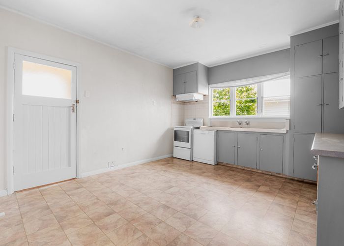  at 65 Clarkin Road, Fairfield, Hamilton
