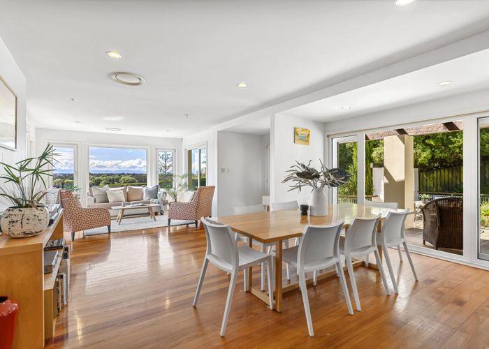  at 425 Cashmere Road, Westmorland, Christchurch