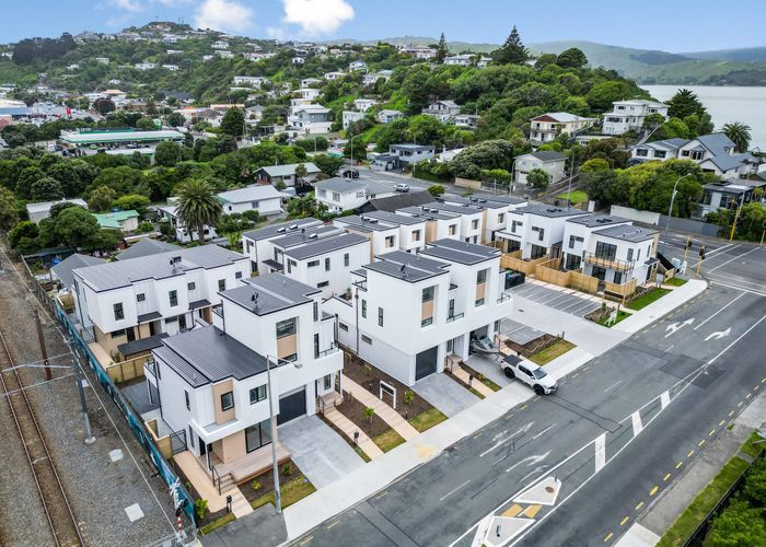  at 2/10 Pascoe Avenue , Paremata, Porirua, Wellington