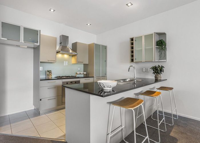  at 20/40 Scarlet Oak Drive, Schnapper Rock, Auckland