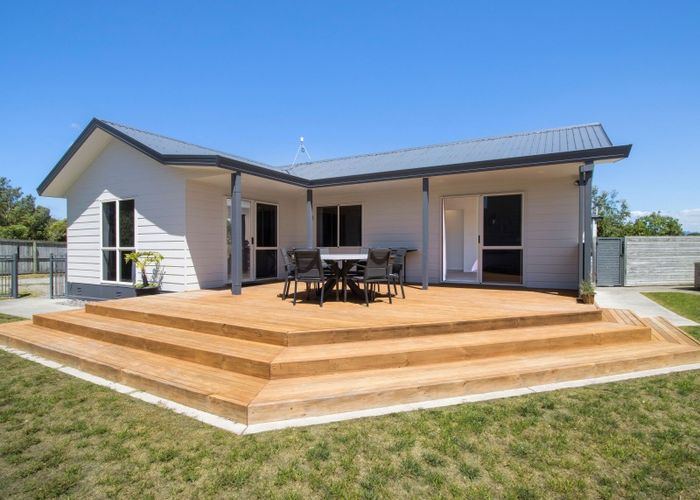  at 32 Papaunahi Road, Bowentown, Waihi Beach