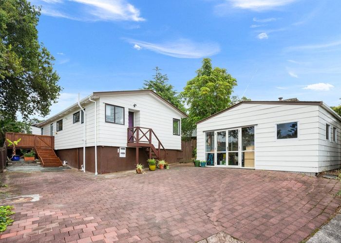  at 1/23 Stottholm Road, Titirangi, Waitakere City, Auckland