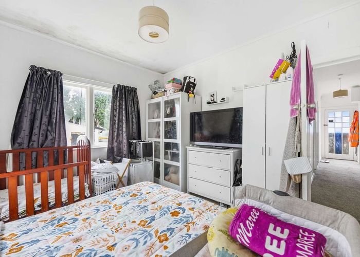  at 100 Randwick Road, Moera, Lower Hutt, Wellington
