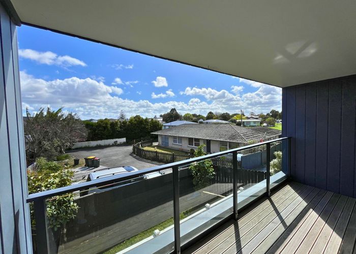  at 112/8 Gray Ave, Mangere East, Manukau City, Auckland