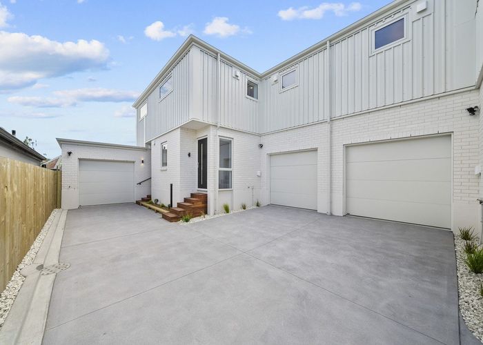  at 1-2/16 Bass Street, Woolston, Christchurch City, Canterbury