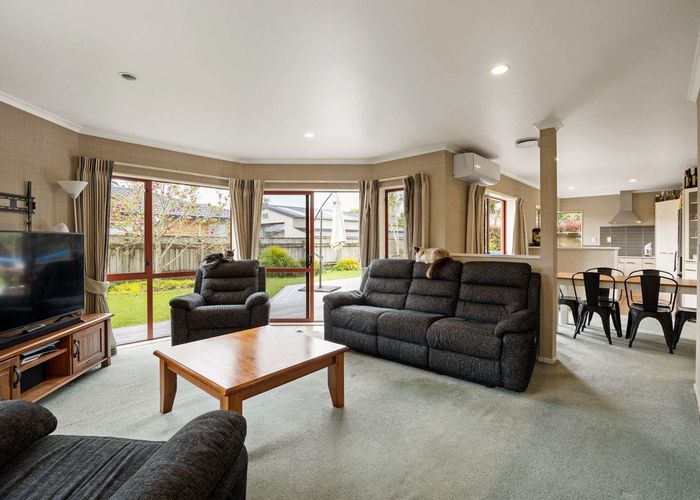  at 6 Bronte Place, Leamington, Cambridge