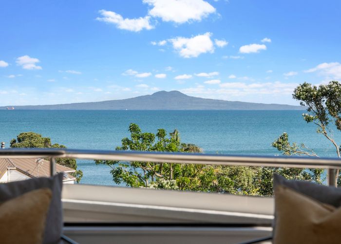 For sale 19 Zita Avenue, Matakatia Bay, Rodney, Auckland homes.co.nz