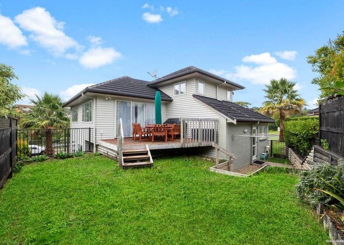  at 3 Mural Place, Greenhithe, Auckland