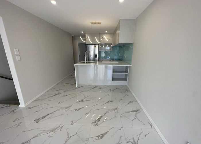  at 11/14 Tomuri Place, Mount Wellington, Auckland City, Auckland