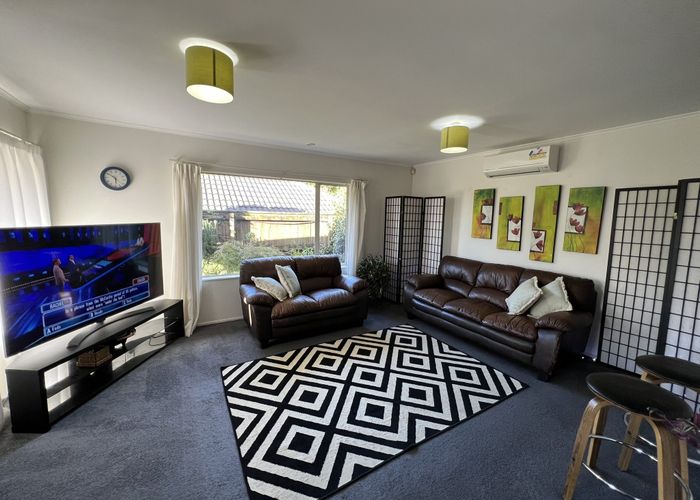  at 11 Earnslaw Crescent, Flat Bush, Manukau City, Auckland