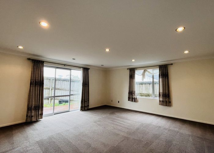  at 8 The Rosebowl, Sunnyhills, Manukau City, Auckland