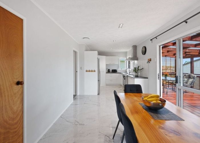  at 7 GREENSTONE PL, Clover Park, Auckland